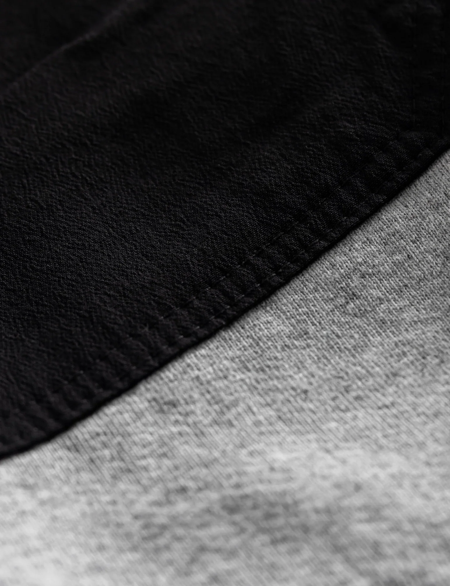 THE HEAVY HALF ZIP HOODIE - Image 23