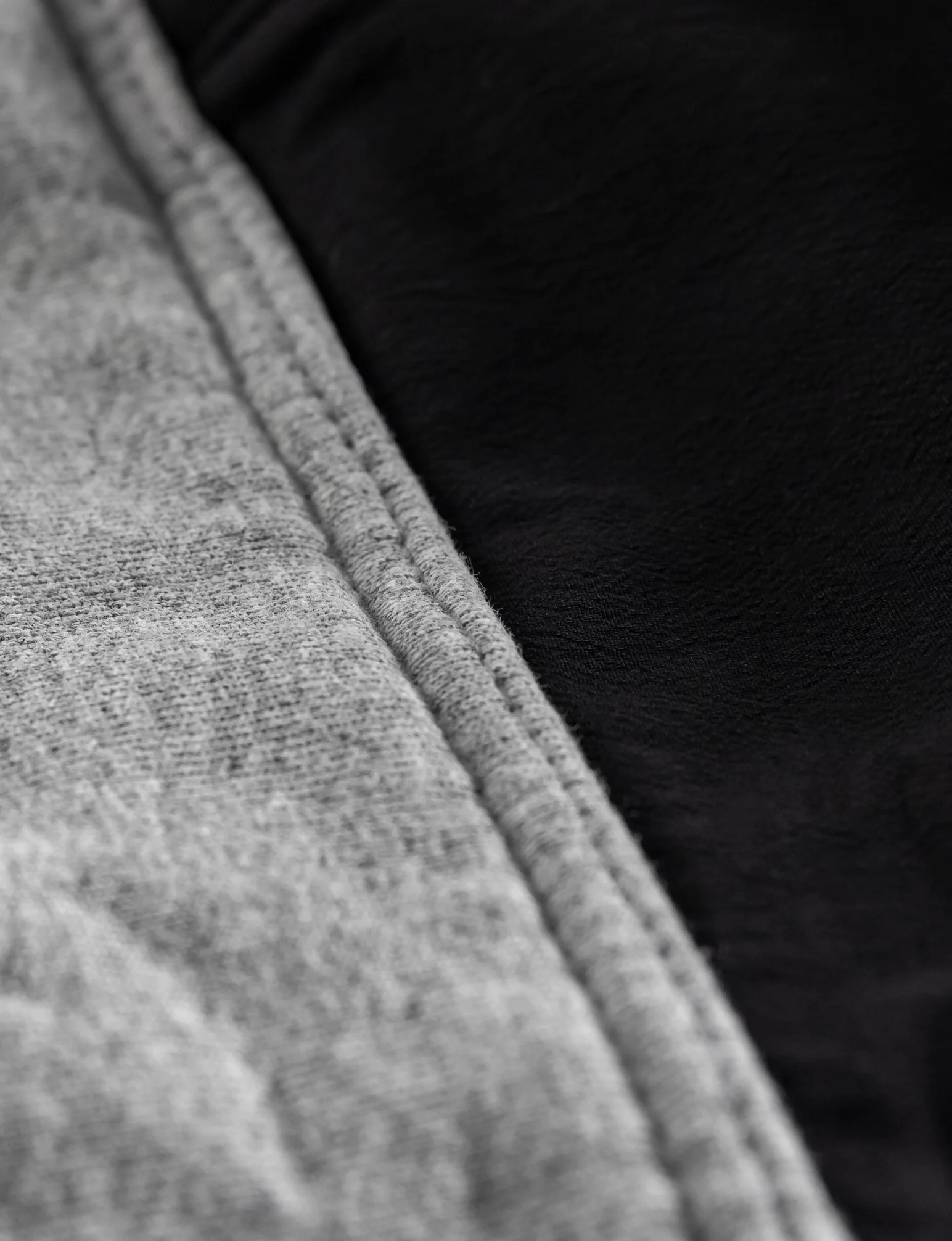 THE HEAVY HALF ZIP HOODIE - Image 25